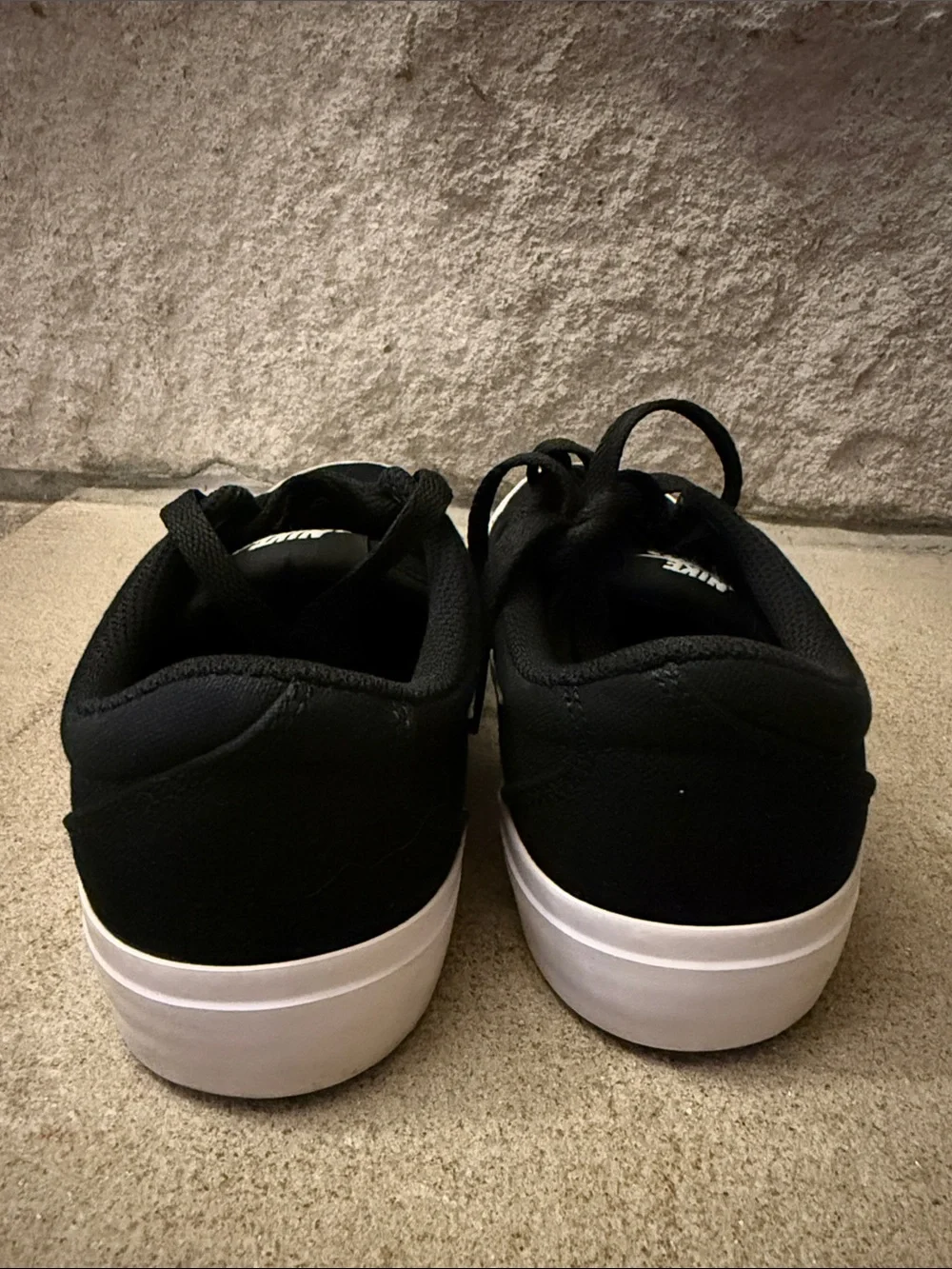 Nike SB Charge Youth Black Canvas Skate Shoes White Swoosh Lace-Up Sneakers
